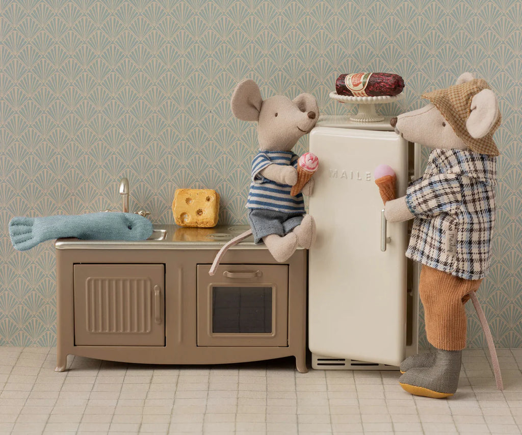 Fridge, Mouse