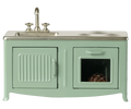Kitchen, Mouse