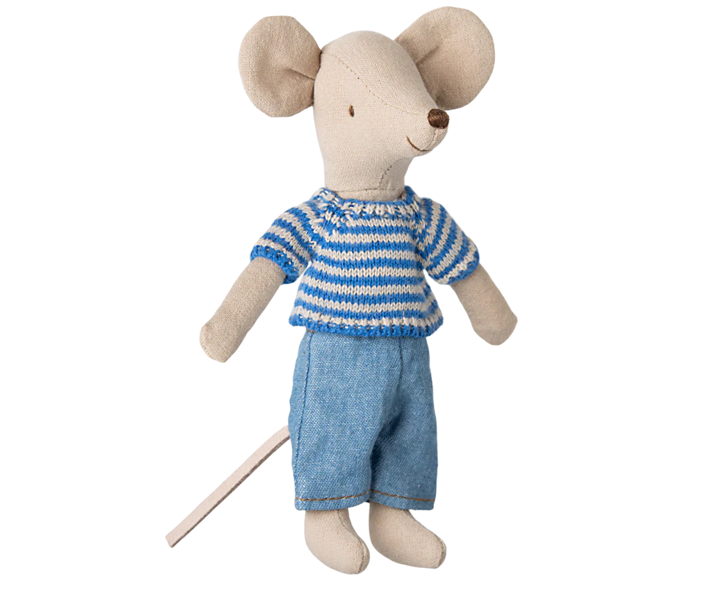 Knitted sweater and pants, Big brother mouse