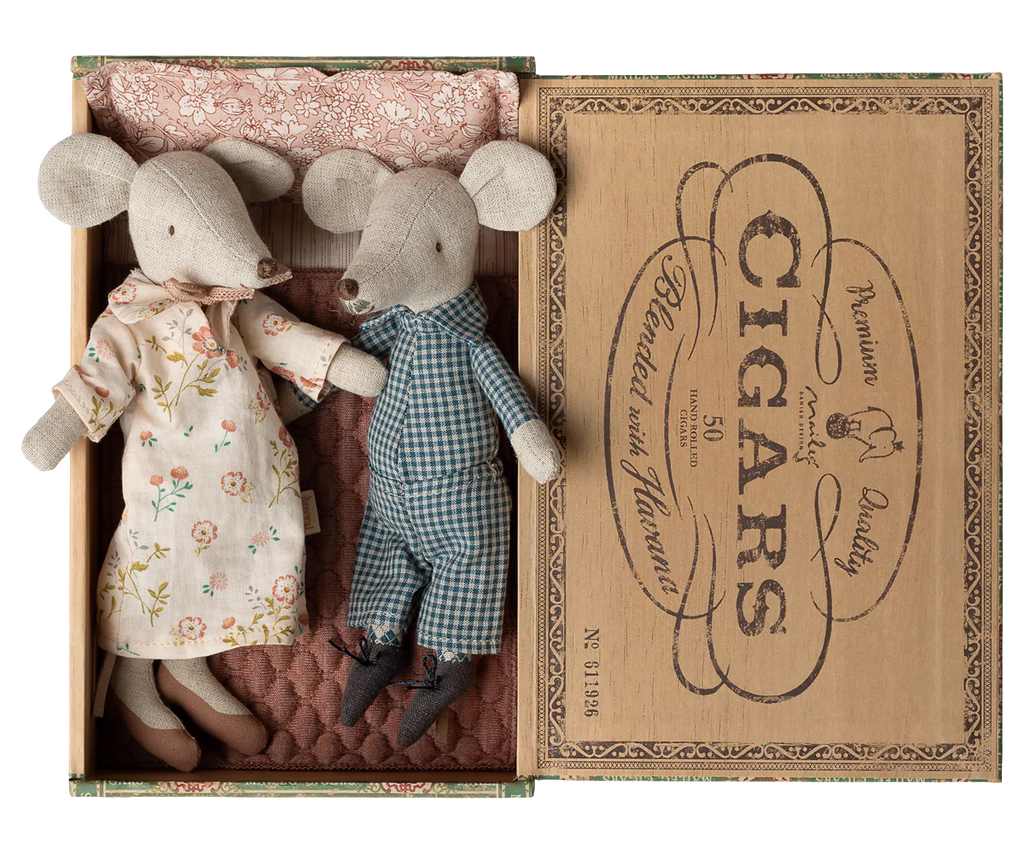 Maileg grandma and grandpa mice in cigarbox