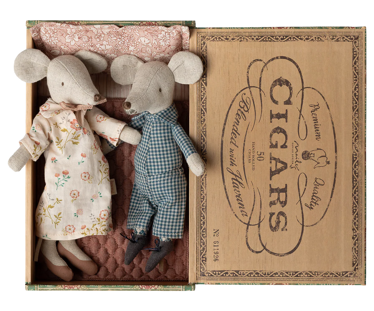 Maileg grandma and grandpa mice in cigarbox