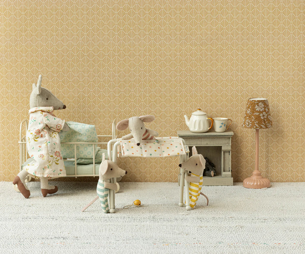 Maileg nursery table, baby mouse