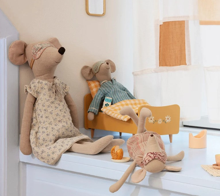 Medium Mouse in Nightgown