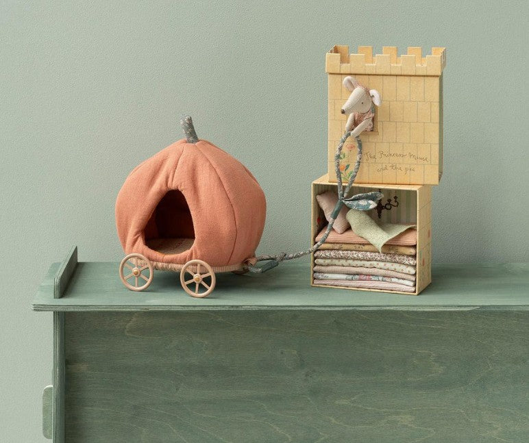 Maileg Mouse Pumpkin Carriage