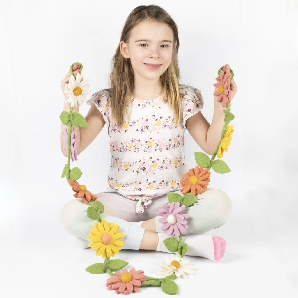 Felt Daisy Garland - Pink